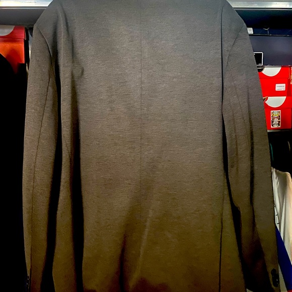 Kenneth Cole 2 button Grey Sport coat. Size (52L). Great condition. Great price - Picture 2 of 5
